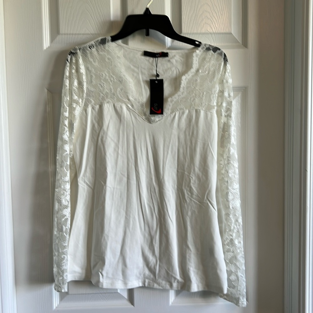 DJT Women’s Lace long sleeve top